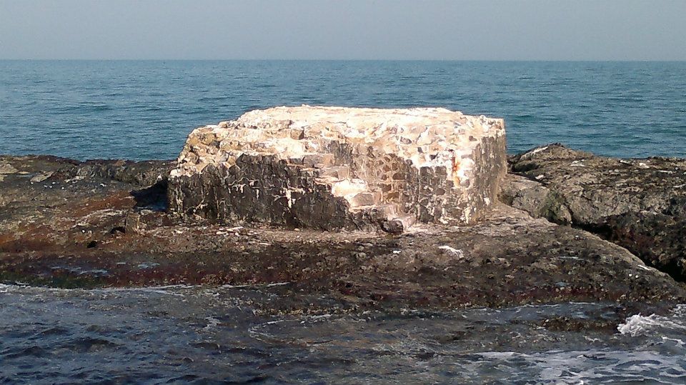 Вътрешният фар в Царево след бурята