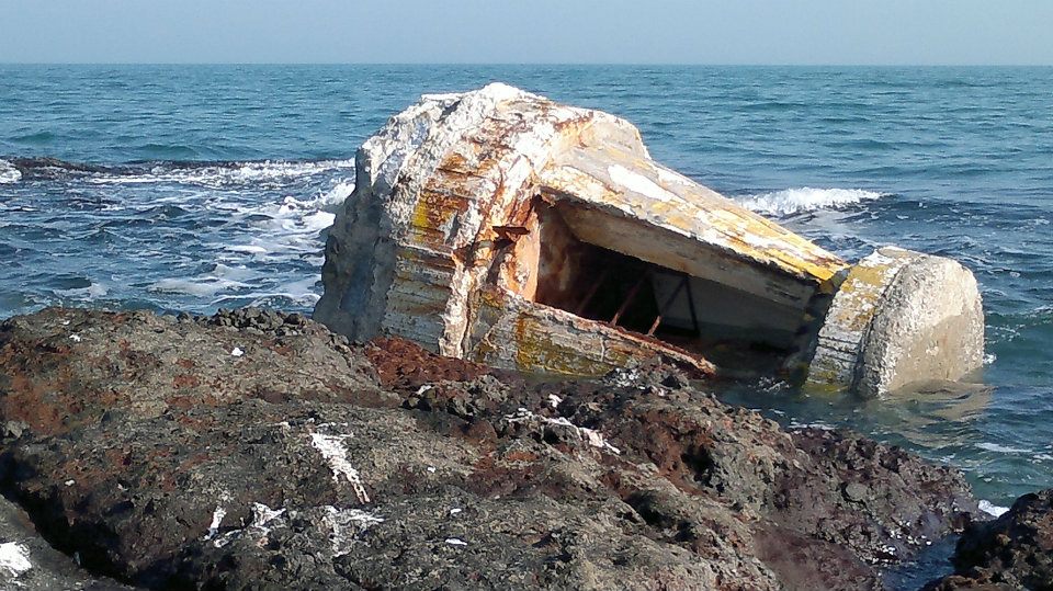 Вътрешният фар в Царево след бурята