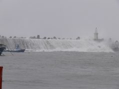 Зимна буря в Царево през 2012 година