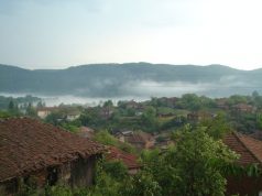 Село Костѝ