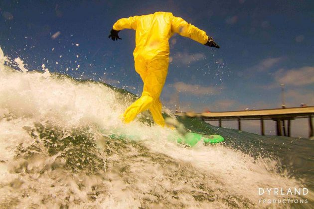 HAZMAT Surfing - фотограф ни показва как може би ще караме сърф след 20 години