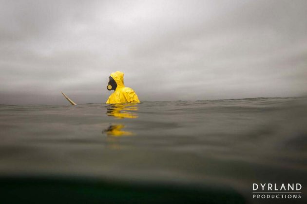 HAZMAT Surfing - фотограф ни показва как може би ще караме сърф след 20 години