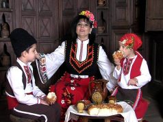 Странджанската народна песен "Блазя му, мале, на Георги", изпълнена от народната певица Жечка Сланинкова.