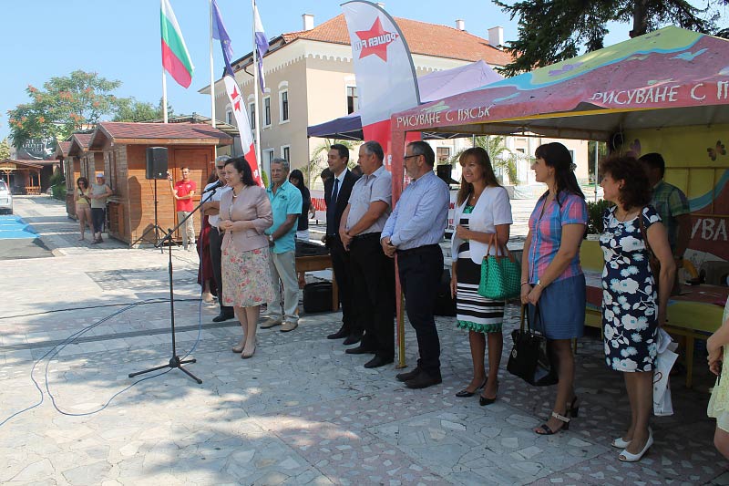 Министър Танева откри фестивала на Странджански манов мед