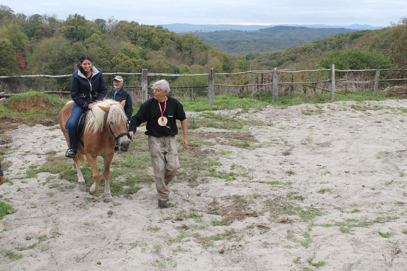 Тържествено откриха манежа на конна база в село Кондолово