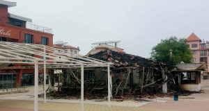Пожар унищожи пица-бар Централ в Лозенец