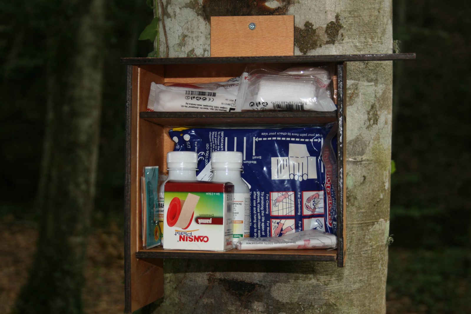 Служители на ПП „Странджа“ поставиха горски аптечки до отдалечени светилища в планината