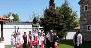Децата от фолклорна формация "Нестинарче" пяха в Истанбул и Одрин