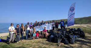 Снимка на фокус, април 2018, За поредна година доброволци изчистиха плаж Липите