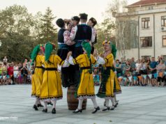 Спектакъл на ансамбъл Българе в Царево откри симпозиума по пчеларство